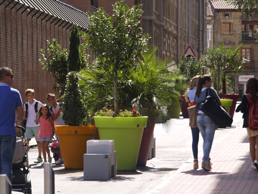 "POT Gitma" Macetas Gigantes a todo color