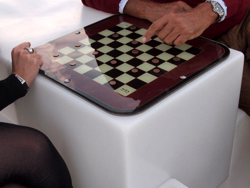 Ajedrez en escuelas y espacios públicos