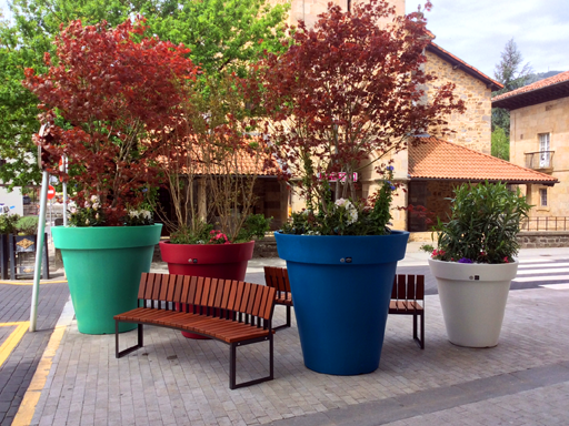 Nueva instalaci�n de Jardineras en Aretxabaleta